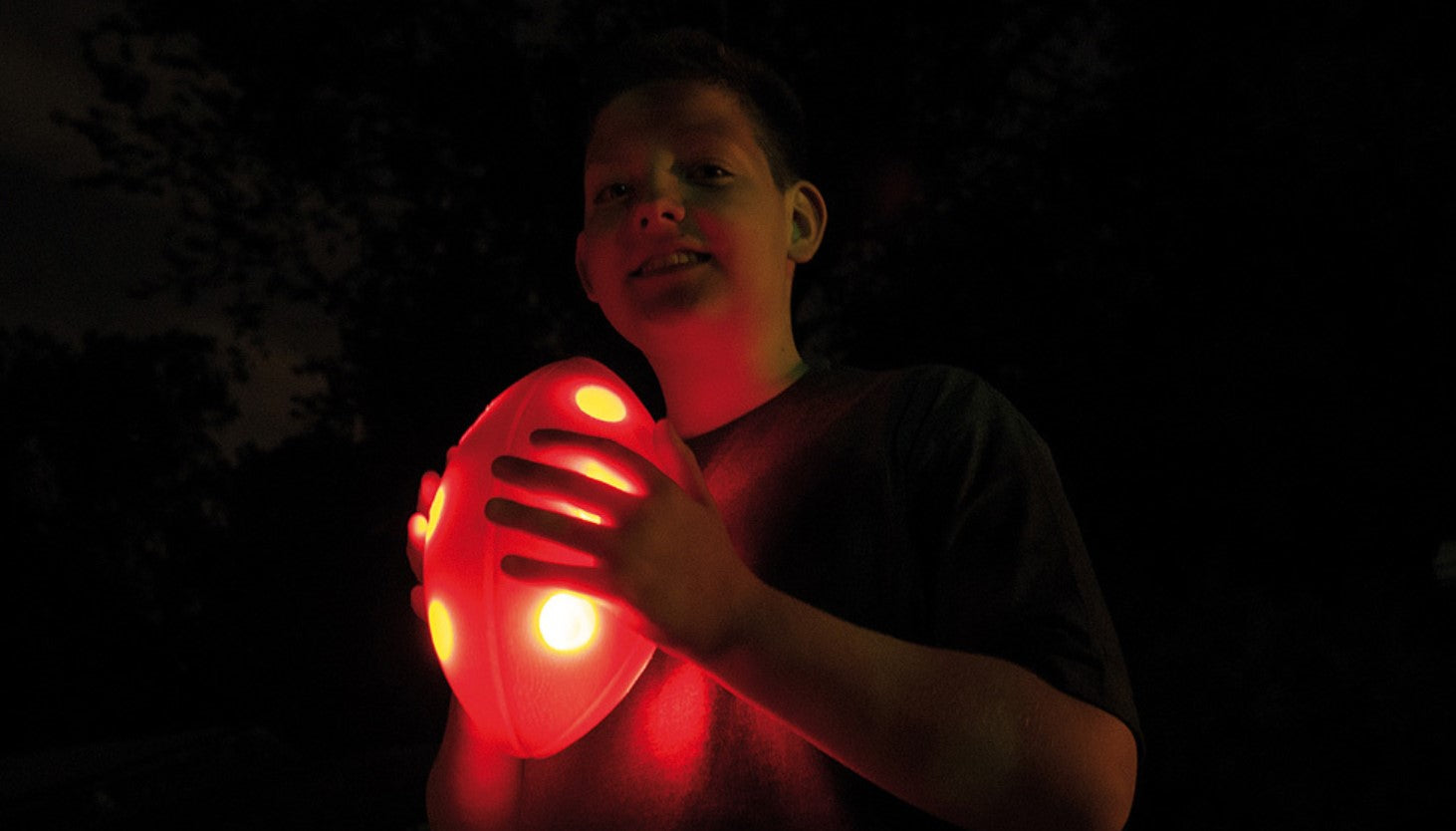 Clydo-Light up Football by Blue Orange Games