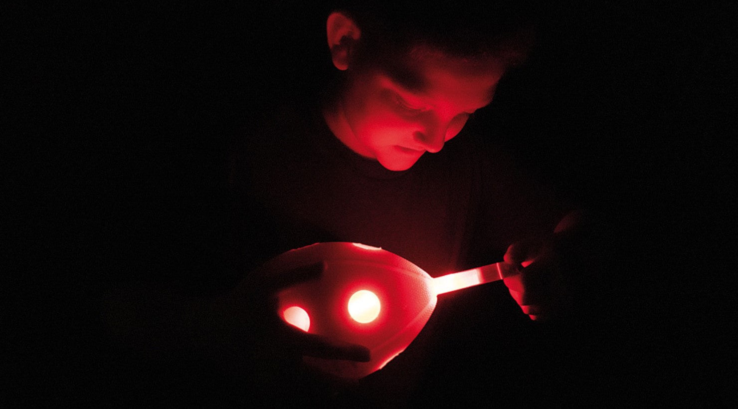 Clydo-Light up Football by Blue Orange Games