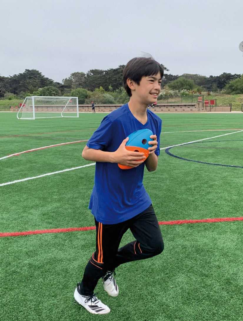 Clydo-Light up Football by Blue Orange Games